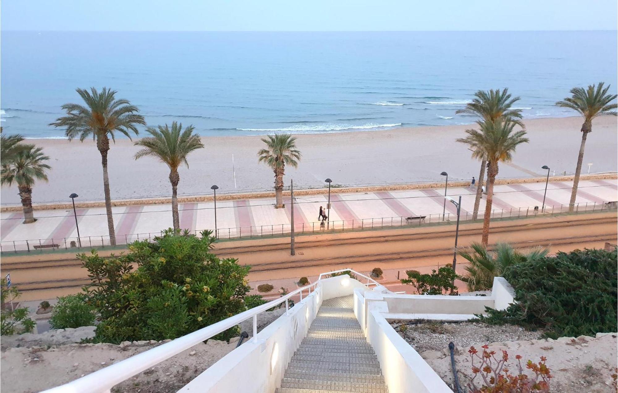 2 Bedroom Cozy Apartment In El Campello Εξωτερικό φωτογραφία