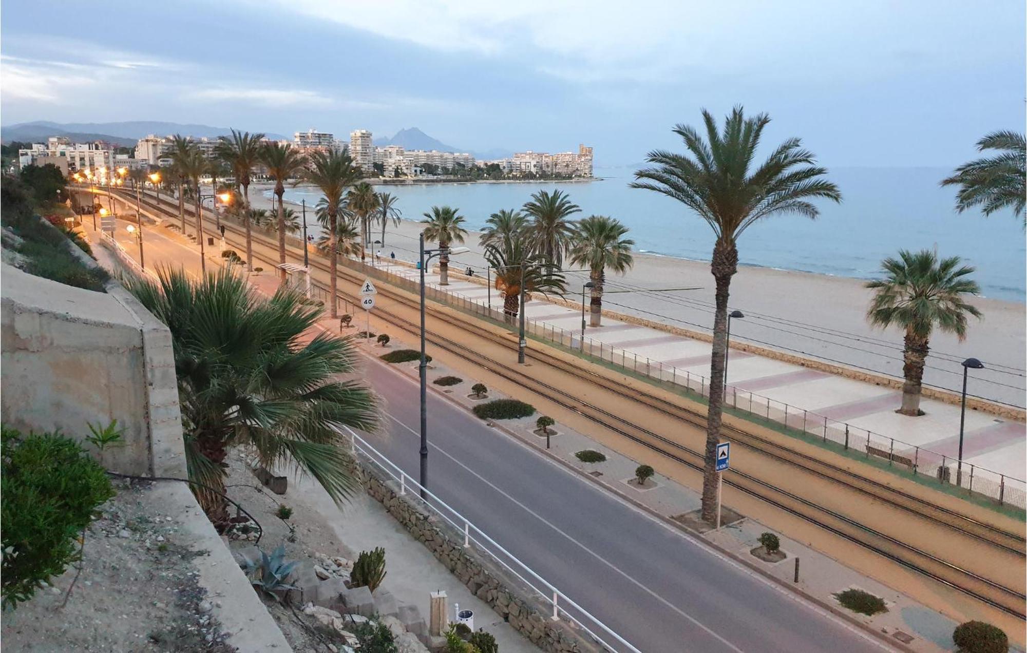 2 Bedroom Cozy Apartment In El Campello Εξωτερικό φωτογραφία
